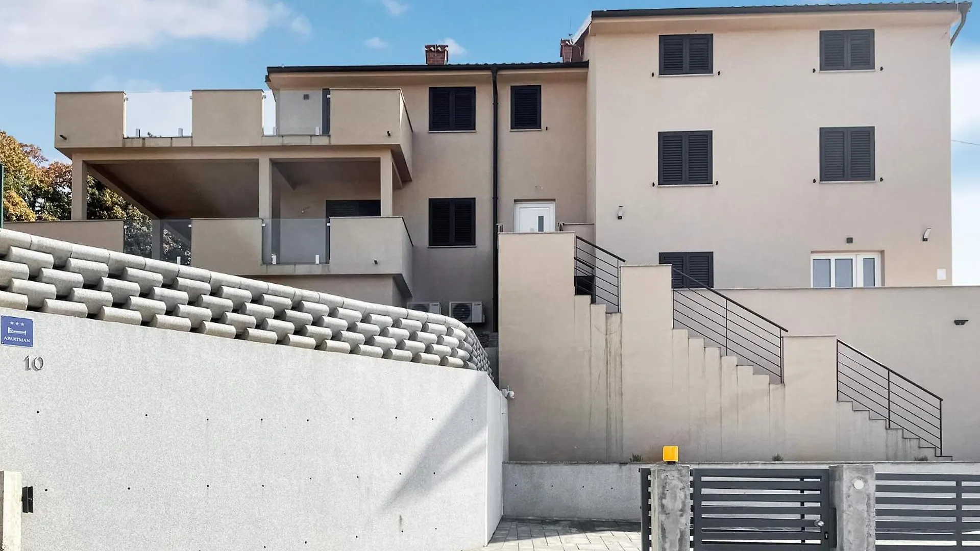 Cozy Apartment In Rijeka With House Sea View