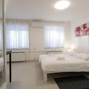 Albergue Budget, Rijeka
